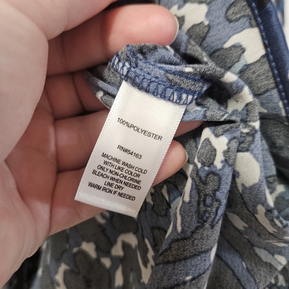 Marc New York Blue Animal Print Blouse! - Picture 3 of 6